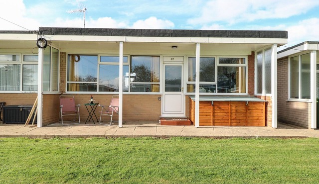 31 SEAWARD CREST, family friendly, with a garden in Mundesley