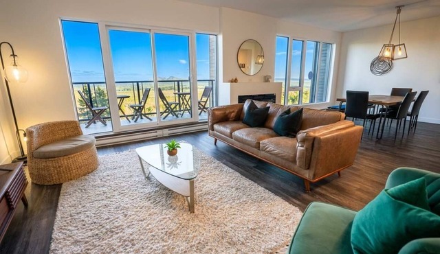 310 | Luxury Condo The Serenity | View and Pool