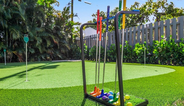 312 Stylish 3BR Villa in Delray w/Heated Pool, Tiki Lounge & Putting Green FUN!