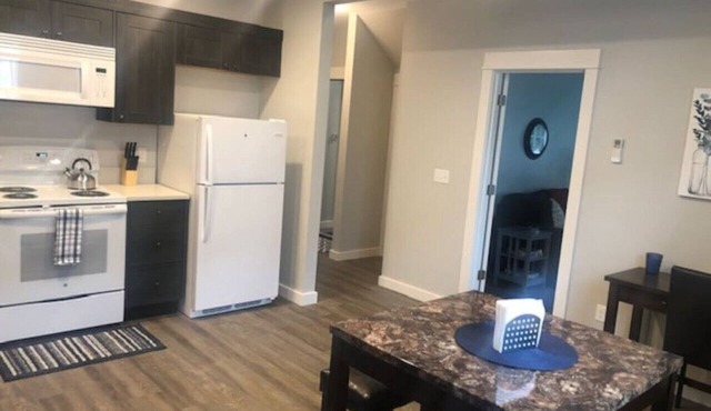 3143 DOVER #1 · NEW Modern QUALITY Apartment #1-GOODSON