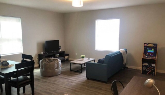 3143 Dover #2 · NEW Modern QUALITY Apartment #2 - GOODSON