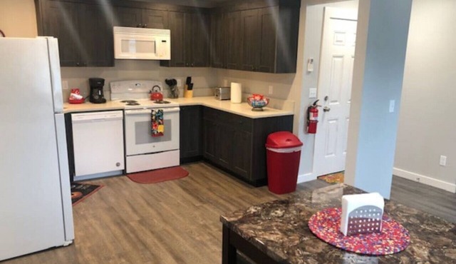 3143 Dover #3 · NEW Modern QUALITY Apartment #3 - Goodson