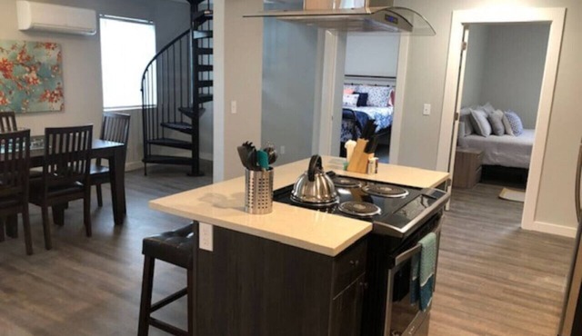 3143 Dover #4 · NEW Modern QUALITY Apartment #4 - GOODSON