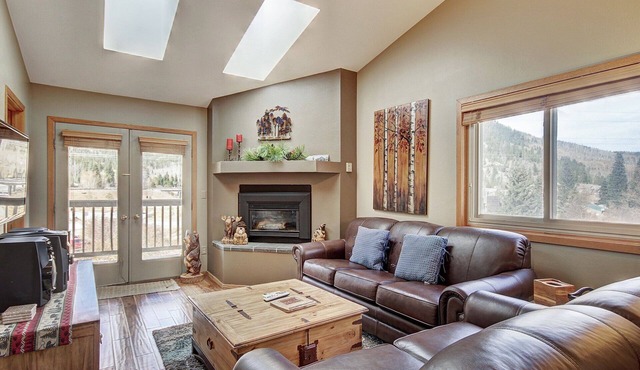 315 Woodbridge 2 Bedroom Condo by RedAwning