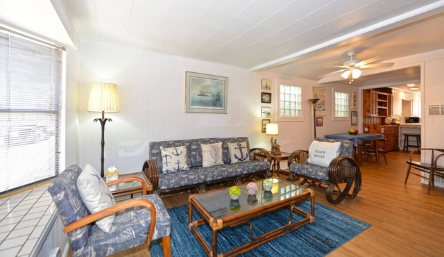 317CA, WIFI, PRIVATE BALCONY W/BBQ, CLOSE TO BEACH - 317 Catalina Ave.