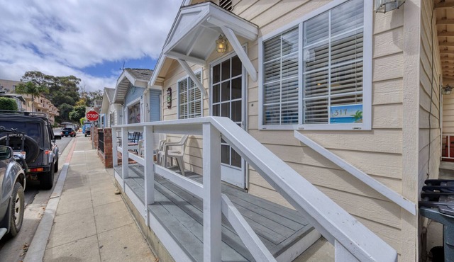 317CE: Cozy 1 Bdrm Cottage. Â Minutes from the Beach, Restaurants and Shops! - 3