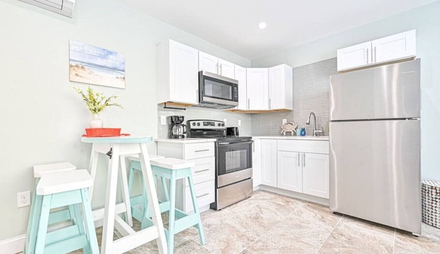 318 E Youngs Ave Unit 2 Seaside Retreat: Salty Shore Getaway