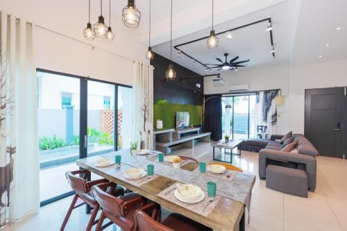 32 cozy stay Projector, Karaoke , BBQ, 7 carpark