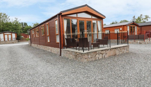 32 CRUACHAN LODGE, family friendly in Auchterarder