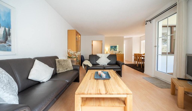 3202 Wunderschoene, frisch renovierte Wohnung mit viel Charme und moderner Optik