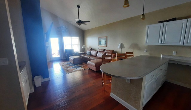 321 - Spacious 2 Bedroom Lake View Condo