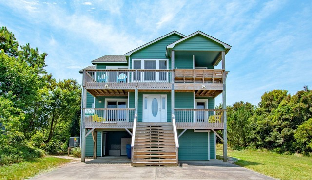 3215 - Papa Duck, Spacious 6 br home with pretty water view and an elevator for easy access