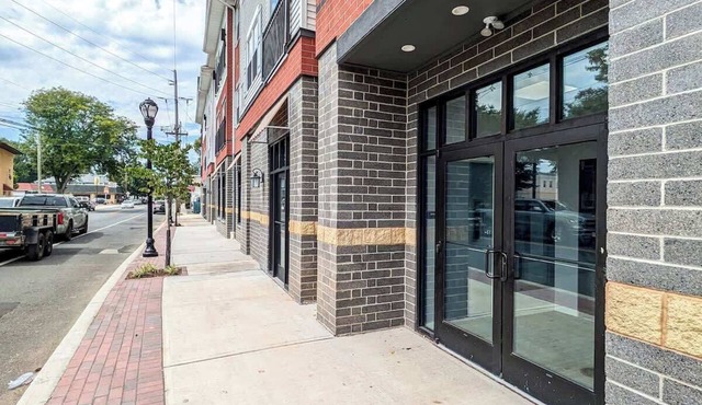 322 Brand New 2 Bdr ,1 KIT,2 BTH,1 LIV