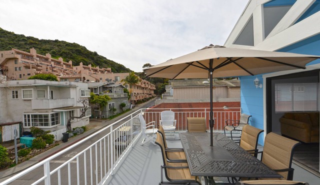 323CE: Two Story Family Home w/Large Deck, WIFI, Close to Beach, Mtn Views - 32