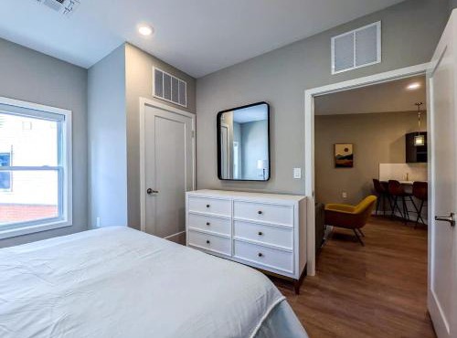 324 Brand New 1 Bedroom 1 Bath 1 Kitchen 1 Liv