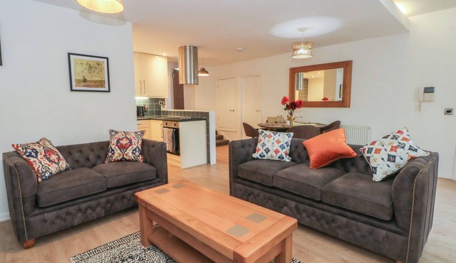 32A BANK STREET, family friendly in Rawtenstall