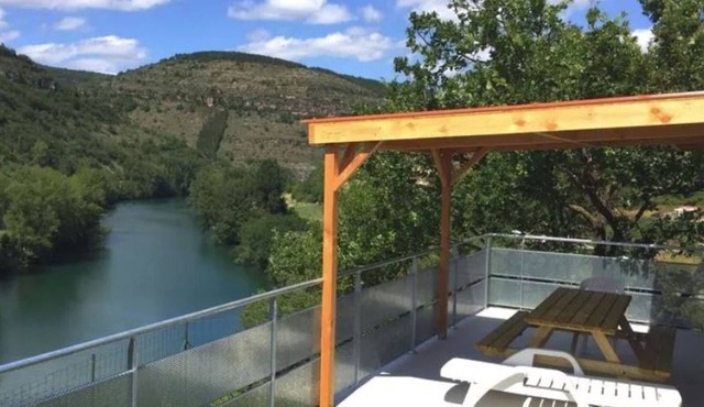 32m² Mobile Home with Terrace at Camping De La Cascade, 3 Bedrooms for 6 People