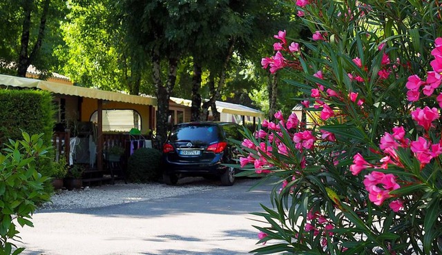 32m² Mobile Home in Salavas with Terrace, for 5 People