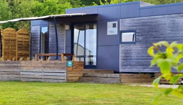 32m² Mobile Home with Terrace and Kitchen Amenities