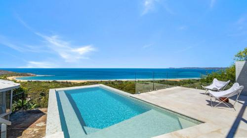 '33 Degrees - Stunning Views' by HolidayCo