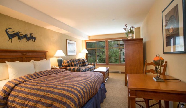 3309B - Queen Standard Powderhorn Lodge