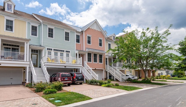 33500 Marina Bay - BEAUTIFUL NEW HOME IN THE PENINSULA!