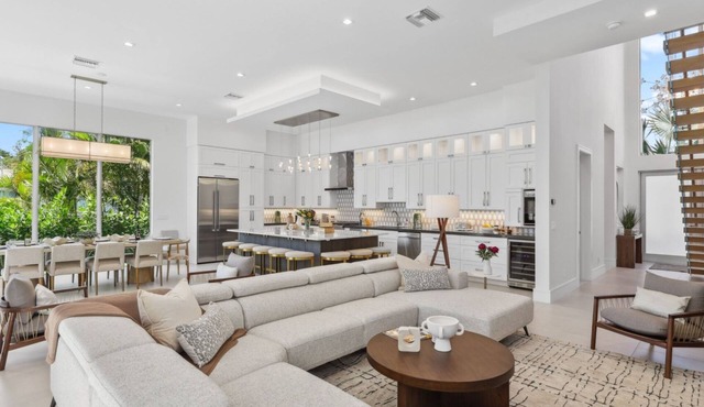 337 New Luxe Villa + Guest House | Walk to Ave & Beach