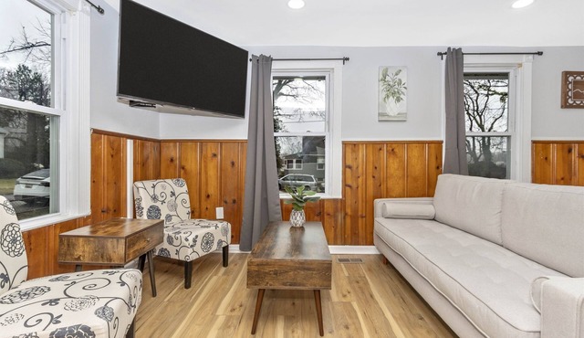 338 judysplaces in Lansdowne, 6BR, 2 BA, renovated SFH