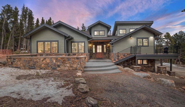 34 Acre Escape~Games~Hiking~Pool Table~Bicycles