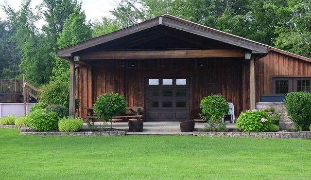 34+ Acre Lodge Located In Beautiful Ohio Wine Country