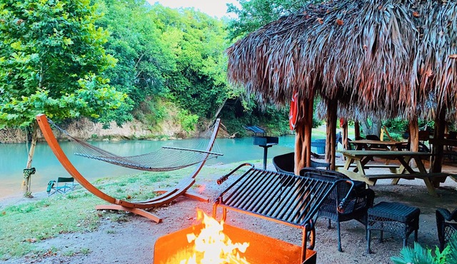 #34 Son's River Ranch - Glamping Cabin w/2 Queen Beds