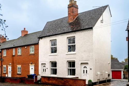 34 Two bed apt Private Parking Watling Street