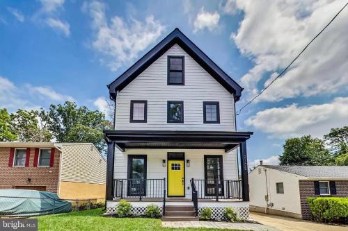 35 - Luxury 5 BR 4 Baths Estate, without basement - Nonsmoking