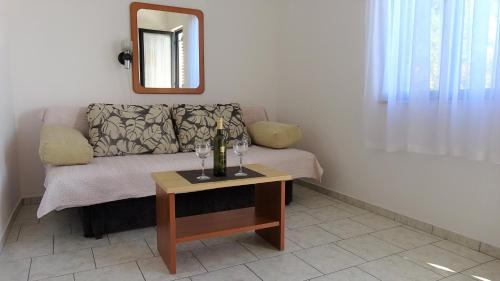 35 meters from sea Apartment Keser and House for rent