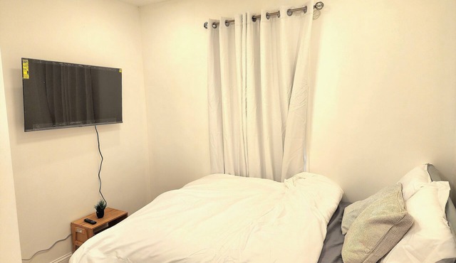 35 min-Times sqr■3-bed 2 full bath in Jamaica■Near 168st subway stn Ftrain GCP