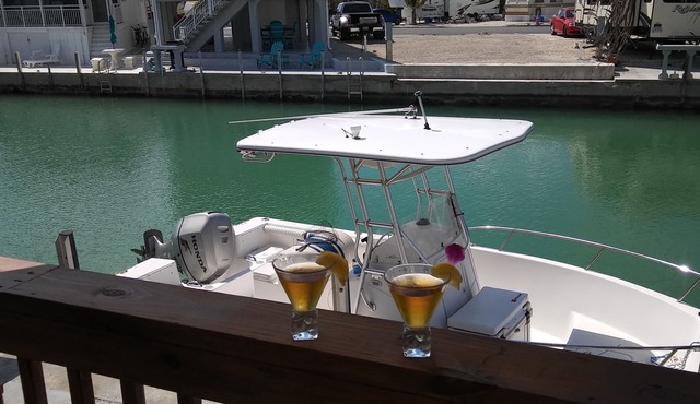35' Seawall Sparkling , 30min from Keywest, WIFI, BBQ Grill, Pool