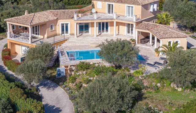 350 m² house with 10 beds and beautiful sea view