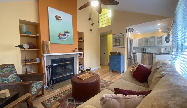 350 paces to McKinley St. Beach, Fire Pit, Outdoor shower, Gazebo, Outside Decks