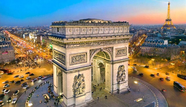 350m2,Modern Expression of Parisian Luxury:A Couture Residence on Champs-Élysées