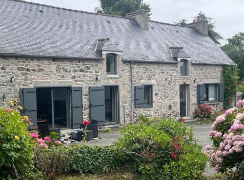 351 - Authentique longère près de la côte