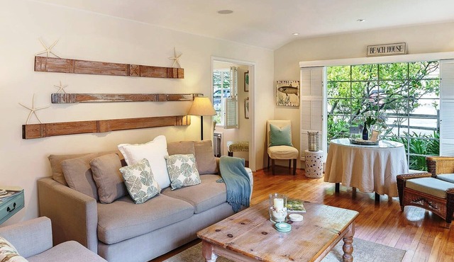 3511 La Casa Fina ~ Stunning Interior Design!