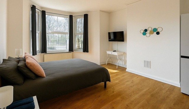 356 Manor House Central London Room 1