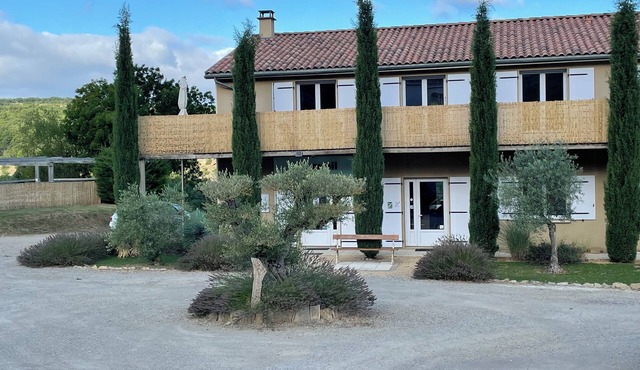 35m2 chalet, sleeps 6, with mountain views.