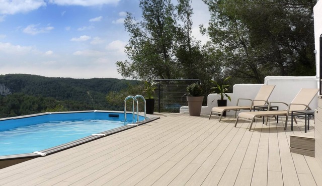 35min getaway from Barcelona, private pool and BBQ