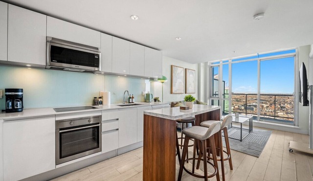 35th FLoor | Gym | Pet Friendly | Heated Parking