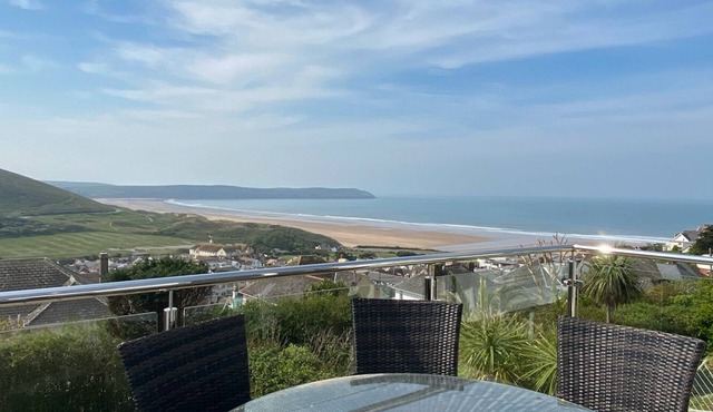 36 Chichester Park - Pets* | 3 Bed | Sea views