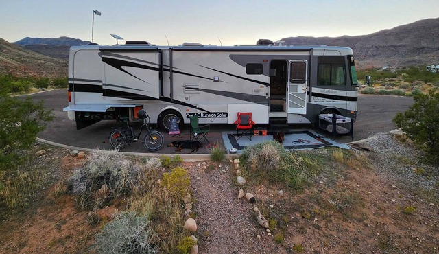 36 Foot Class A RV at Lake Mead near Vegas with Solar and Internet