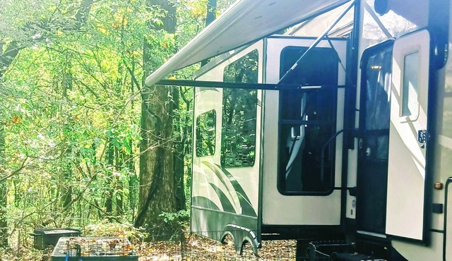 36 Ft Fifthwheel RV Camper for rent. 3 slide-outs. Cozy upgraded & Pet friendly.