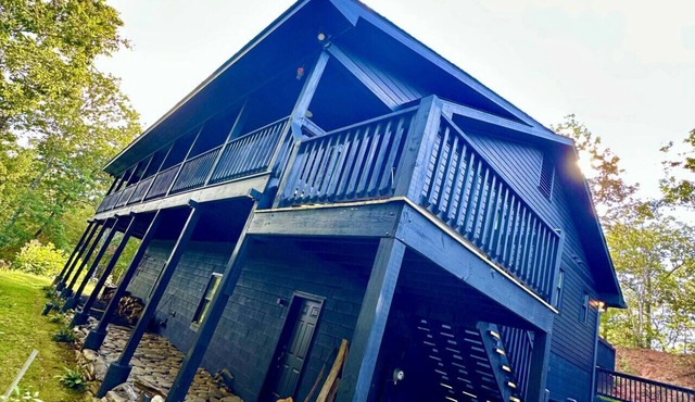 360 Gorgeous Views, Mid-Century Modern, Sleeps 8