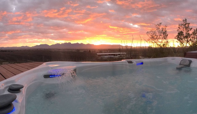 360 Views, Spa, Billiards, Birding, Private, ~7 miles to Mesilla or downtown!